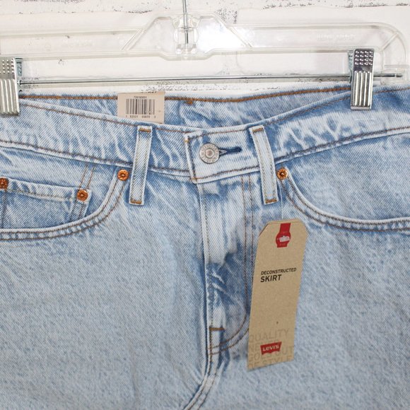 Levi's Light Wash Jean Skirt // NWT - Picture 4 of 7